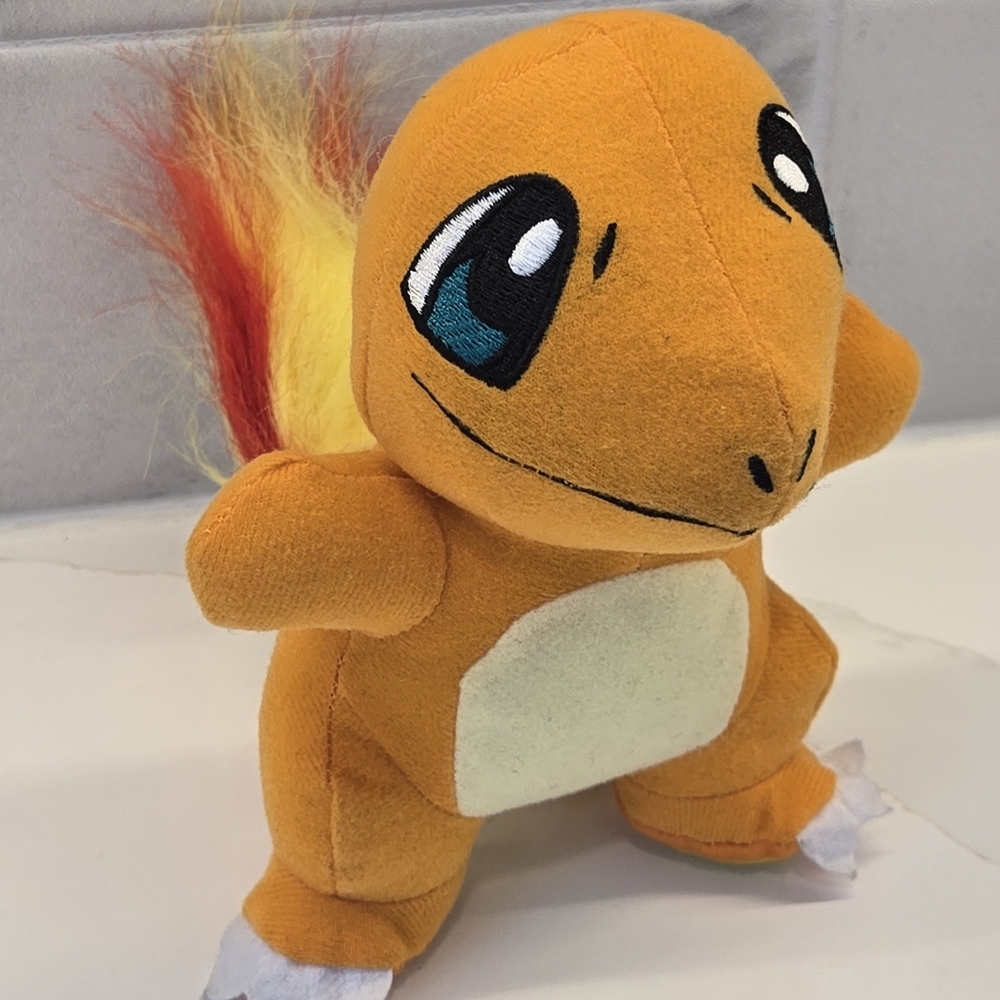 Nintendo Creatures Pokémon 6 in plush charmander officially licensed used